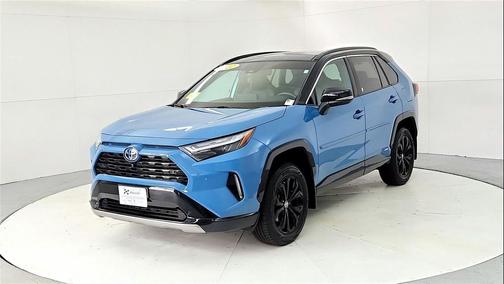 2022 Toyota RAV4 Hybrid SE