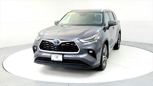 2022 Toyota Highlander Hybrid XLE