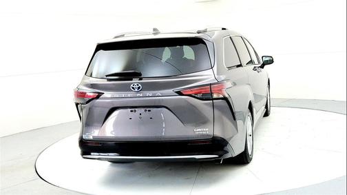 2022 Toyota Sienna Limited 7-Passenger