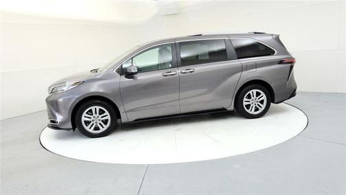 2022 Toyota Sienna Limited 7-Passenger