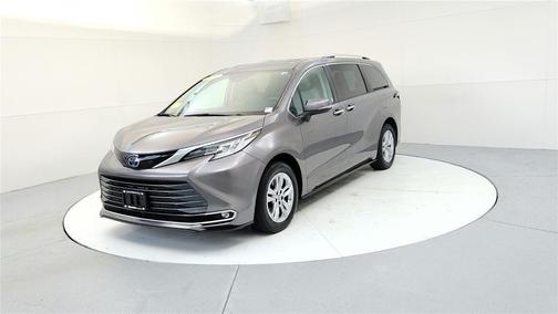 2022 Toyota Sienna Limited 7-Passenger