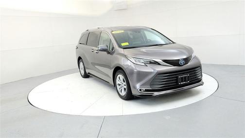 2022 Toyota Sienna Limited 7-Passenger