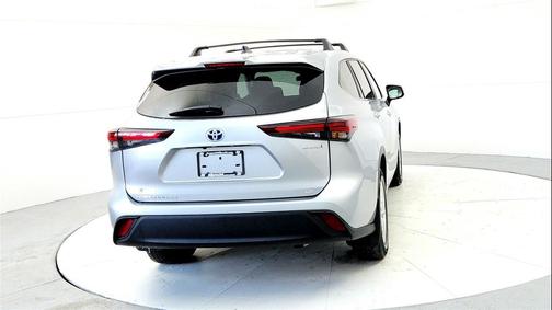 2024 Toyota Highlander Hybrid LE