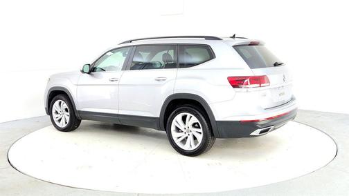 Silver Metallic 2022 Volkswagen Atlas 3.6L SE w/Technology