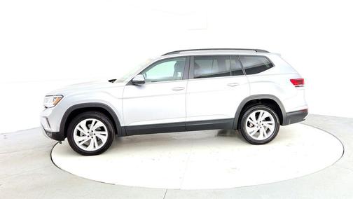 Silver Metallic 2022 Volkswagen Atlas 3.6L SE w/Technology