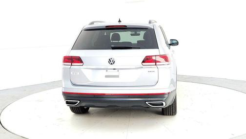 Silver Metallic 2022 Volkswagen Atlas 3.6L SE w/Technology