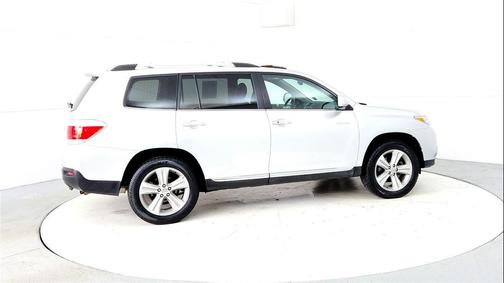 Classic Silver Metallic 2013 Toyota Highlander Limited