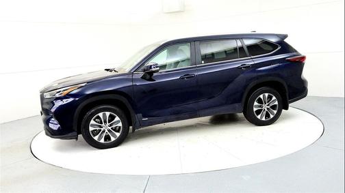 2024 Toyota Highlander Hybrid XLE