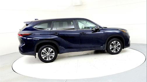 2024 Toyota Highlander Hybrid XLE