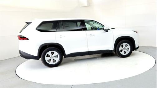 2026 Toyota Highlander LE