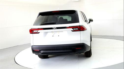 2026 Toyota Highlander LE