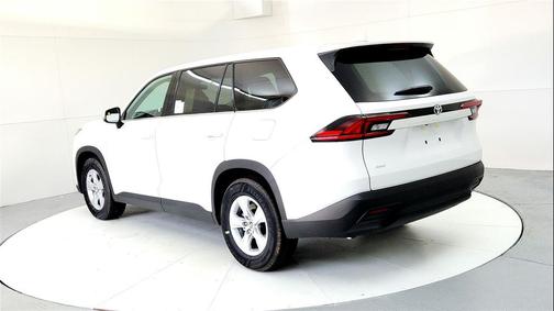2026 Toyota Highlander LE