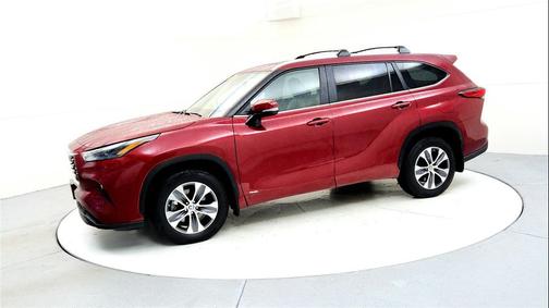 2023 Toyota Highlander Hybrid XLE