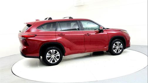 2023 Toyota Highlander Hybrid XLE