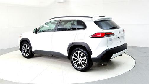 2022 Toyota Corolla Cross XLE