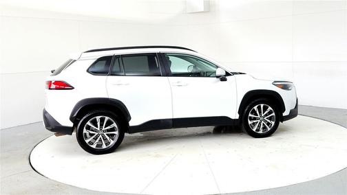 2022 Toyota Corolla Cross XLE