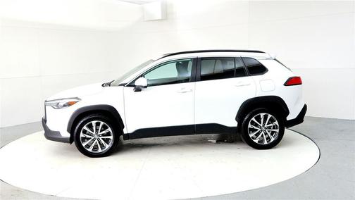 2022 Toyota Corolla Cross XLE