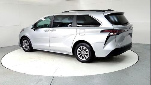 2023 Toyota Sienna XLE 7 Passenger