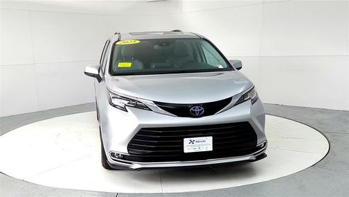 2023 Toyota Sienna XLE 7 Passenger