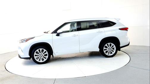 2022 Toyota Highlander Hybrid Limited