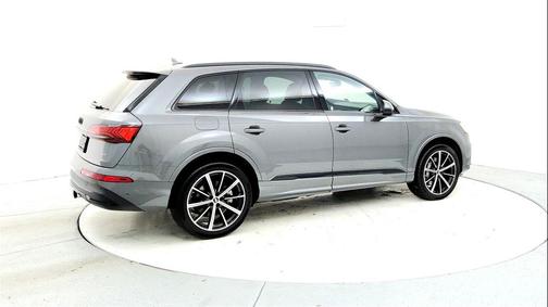 2023 Audi Q7 55 Premium Plus