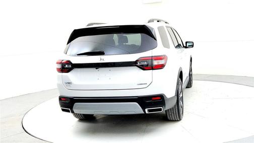 2023 Honda Pilot Touring 8-Passenger