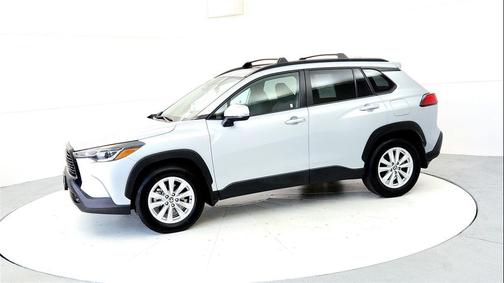 2024 Toyota Corolla Cross LE