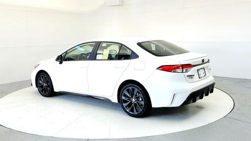 Ice Cap 2026 Toyota Corolla SE