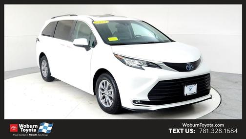 2023 Toyota Sienna XLE 8 Passenger
