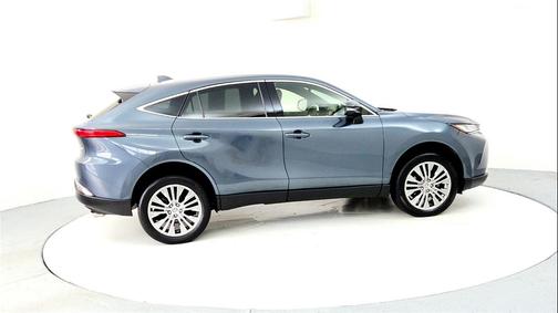 2022 Toyota Venza XLE