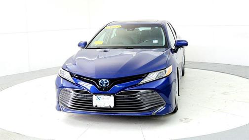 Blue Crush Metallic 2018 Toyota Camry Hybrid XLE