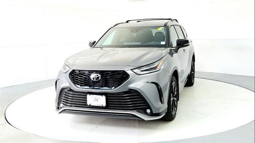 Heavy Metal 2026 Toyota Highlander XSE
