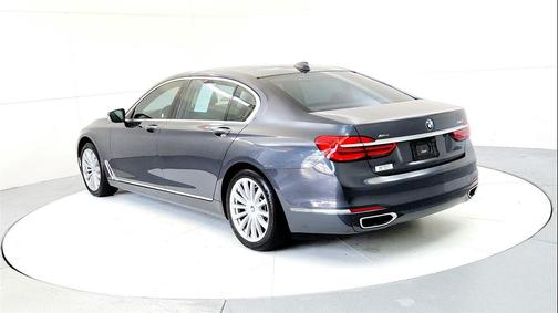 2017 BMW 740 xDrive