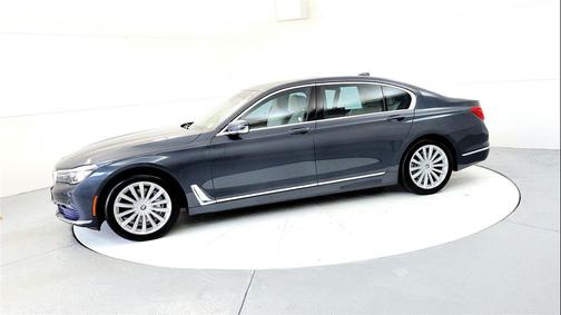 2017 BMW 740 xDrive