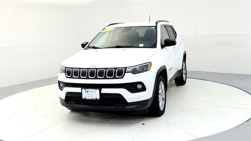 2022 Jeep Compass Latitude Lux