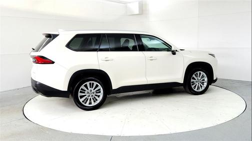 Coastal Cream 2024 Toyota Grand Highlander Platinum
