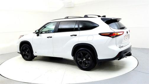 2024 Toyota Highlander Hybrid XLE