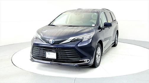 2024 Toyota Sienna XLE 7 Passenger