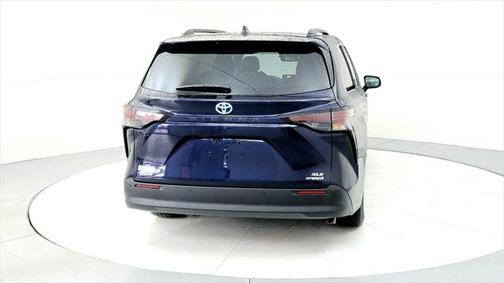 2024 Toyota Sienna XLE 7 Passenger