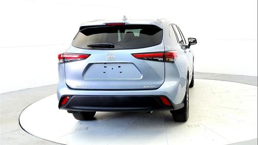 Moon Dust 2022 Toyota Highlander XLE