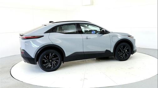 Cement 2026 Toyota C-HR SE