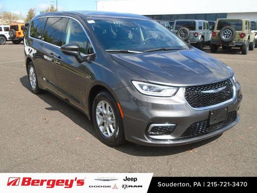 2023 Chrysler Pacifica Touring L