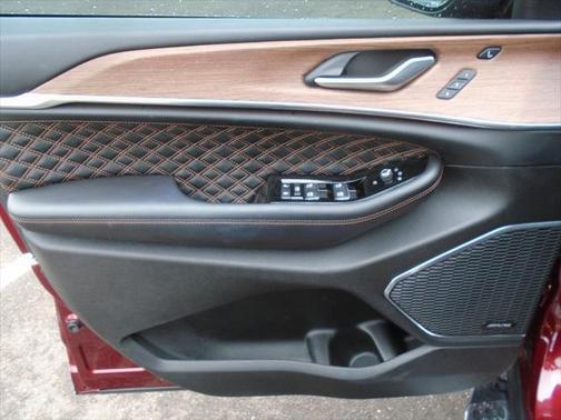 2022 Jeep Grand Cherokee Summit