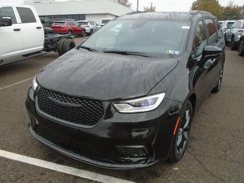 2026 Chrysler Pacifica L