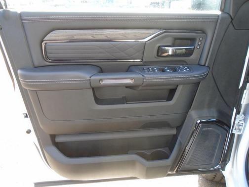 2025 RAM 2500 Limited Mega Cab 4x4 6'4' Box