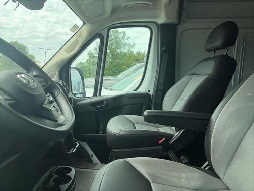 Bright White Clearcoat 2025 RAM ProMaster 2500 Tradesman