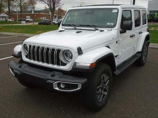 2025 Jeep Wrangler 4-Door Sahara 4x4