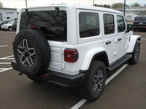 2025 Jeep Wrangler 4-Door Sahara 4x4