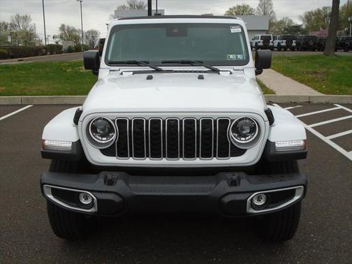 2025 Jeep Wrangler 4-Door Sahara 4x4
