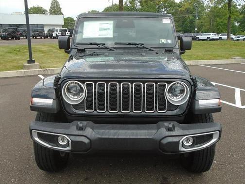 2025 Jeep Wrangler 4-Door Sahara 4x4